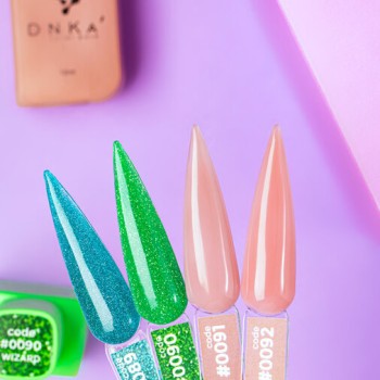 Цветна каучукова основа DNKa 0092 Allure 12 мл.
